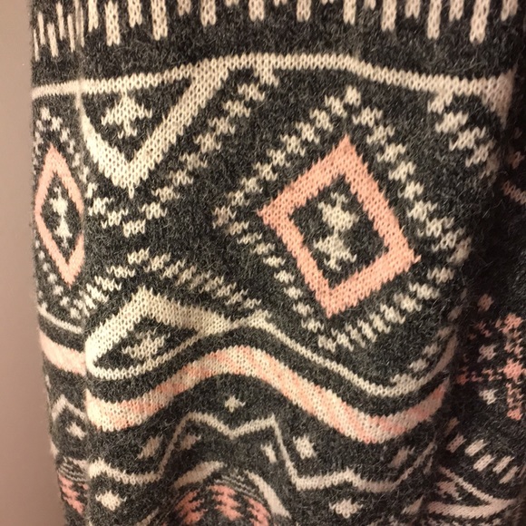 Light baby pink grey poncho - Picture 4 of 5